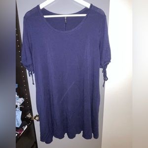 Soft T-shirt dress with cute arm details size L